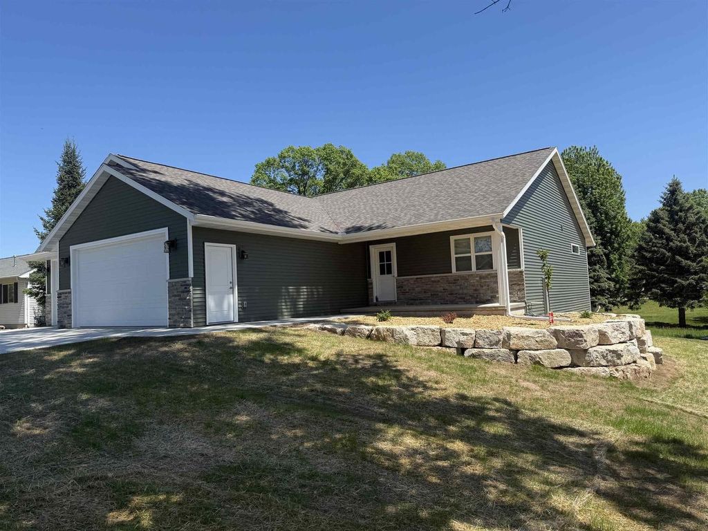 Photo of 940 S Prospect STREET, Shawano, WI 54166 (MLS # 50326449)