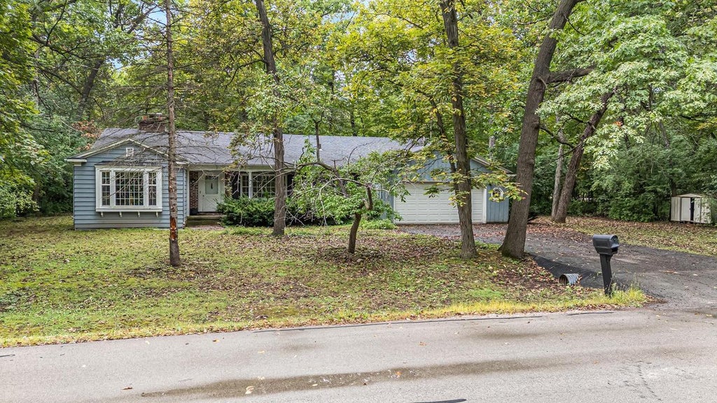 Photo of 25 Lullabye ROAD, Oshkosh, WI 54904 (MLS # 50333045)