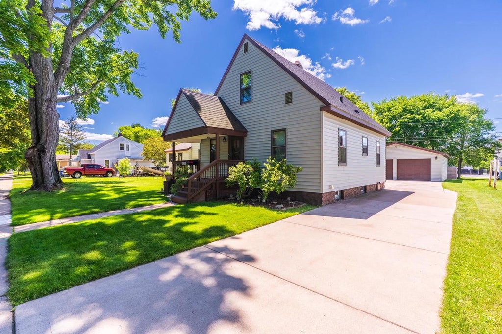 Photo of 1120 S 8th AVENUE, Wausau, WI 54401 (MLS # 22602895)