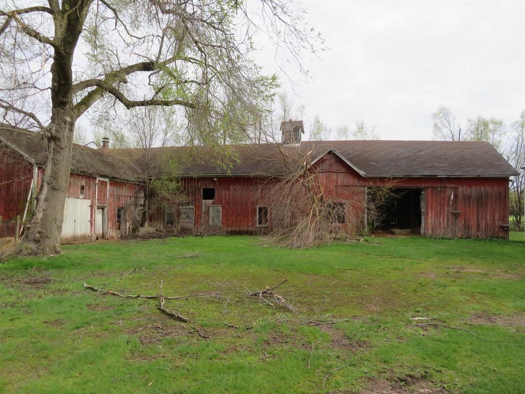 Photo of N6782 State Road 49, Iola, WI 54945 (MLS # 50324617)