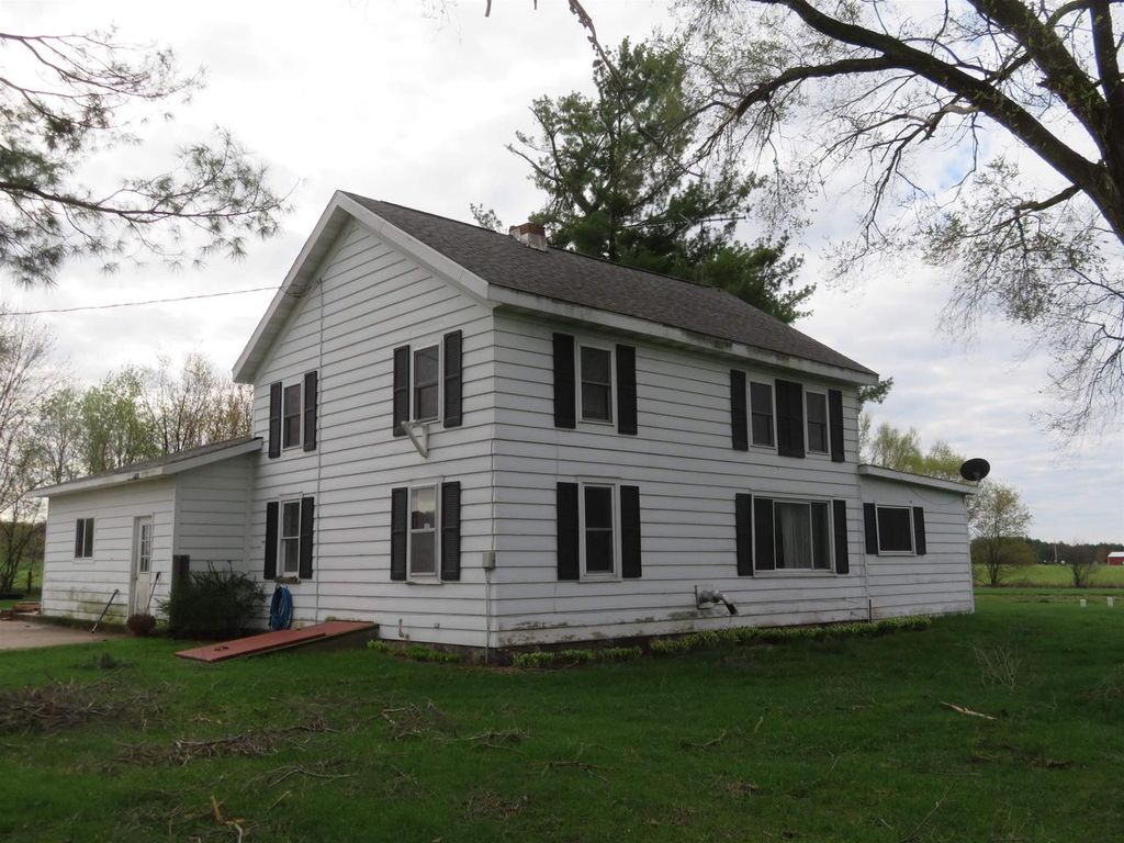 Photo of N6782 State Road 49, Iola, WI 54945 (MLS # 50324617)