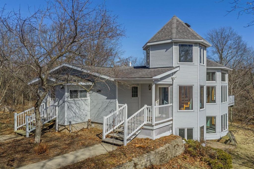 Photo of S7628 Grandview AVENUE, Merrimac, WI 53561 (MLS # 2018045)