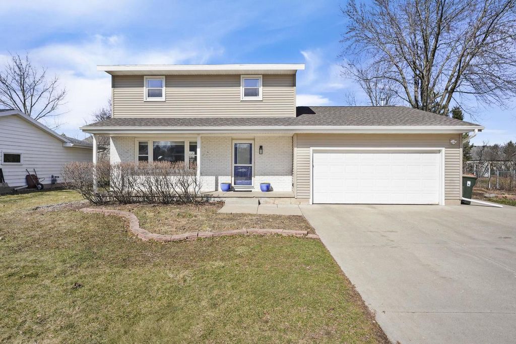 Photo of 1460 Donald DRIVE, Sun Prairie, WI 53590 (MLS # 2015612)