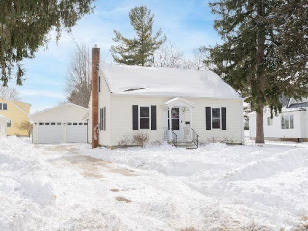 Photo of 115 E Griswold STREET, Ripon, WI 54971 (MLS # 50322385)