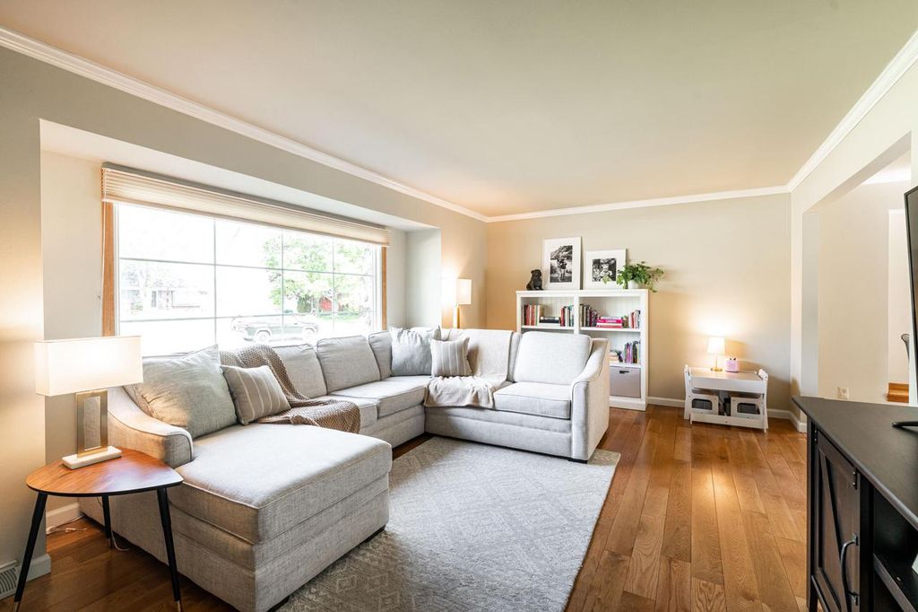 Photo of 13935 W Thomas DRIVE, New Berlin, WI 53151 (MLS # 1962381)