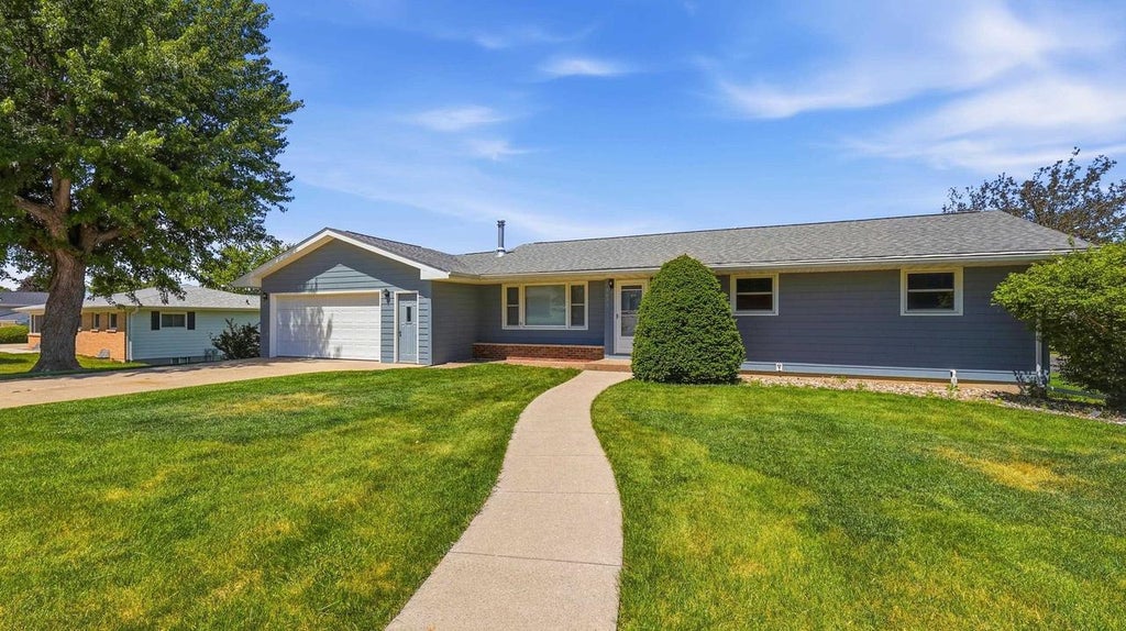 Photo of 1070 Princess COURT, Platteville, WI 53818 (MLS # 2025133)