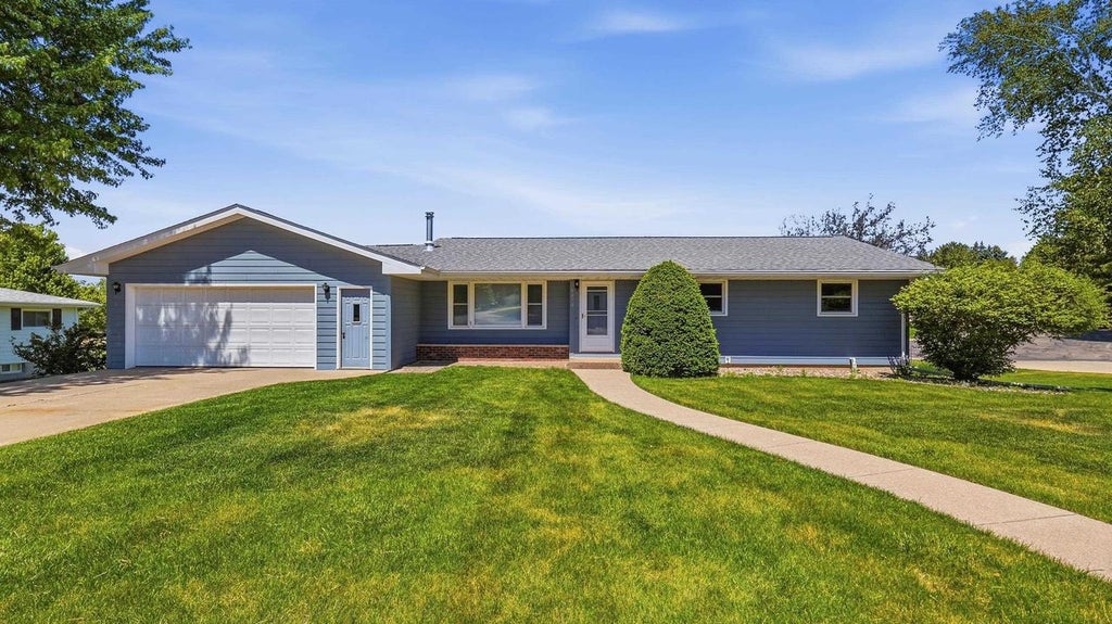 Photo of 1070 Princess COURT, Platteville, WI 53818 (MLS # 2025133)