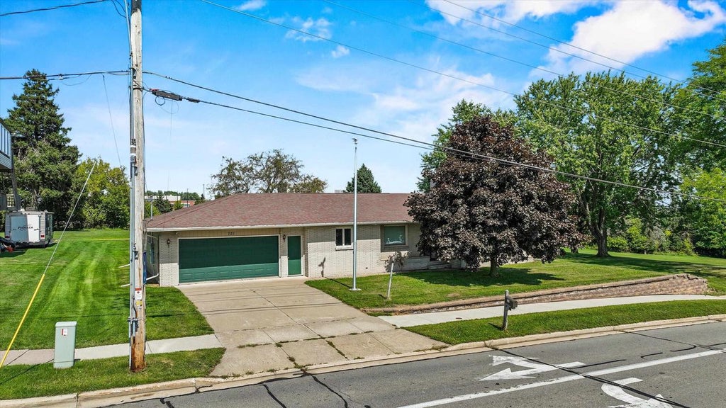 Photo of 721 W Upham STREET, Marshfield, WI 54449 (MLS # 22604749)