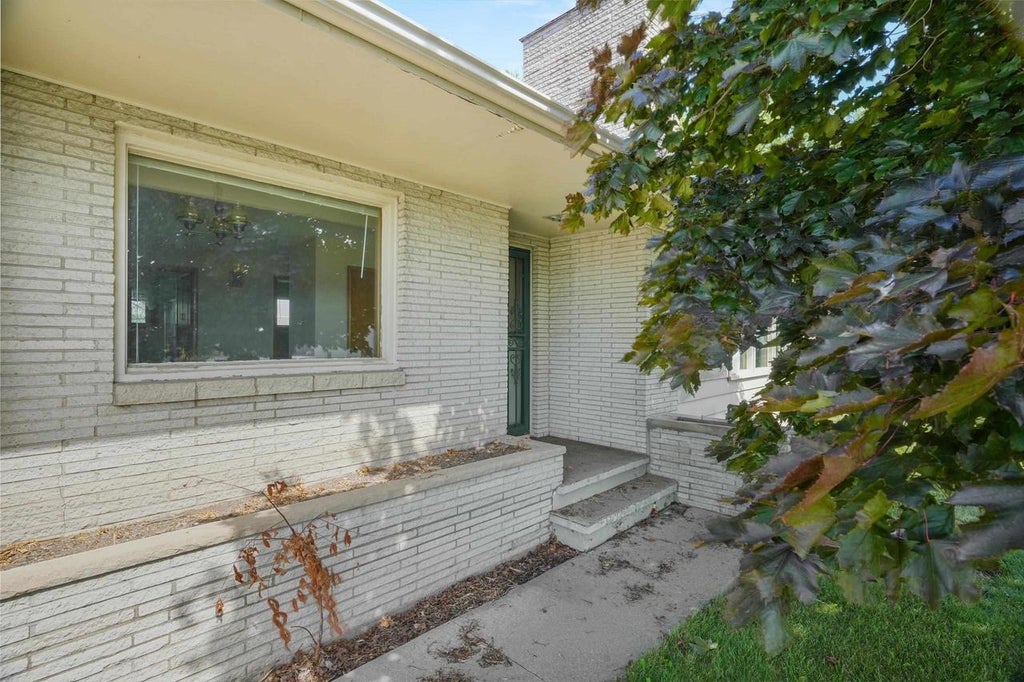Photo of 721 W Upham STREET, Marshfield, WI 54449 (MLS # 22604749)