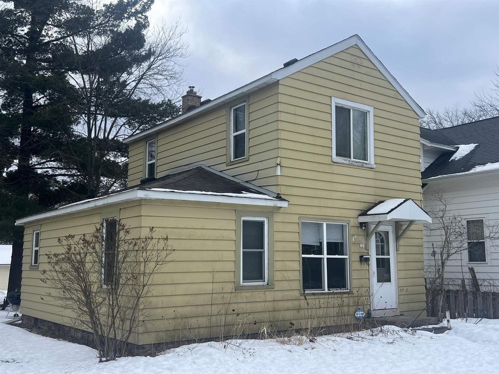 Photo of 325 Washington AVENUE, Stevens Point, WI 54481 (MLS # 22600505)