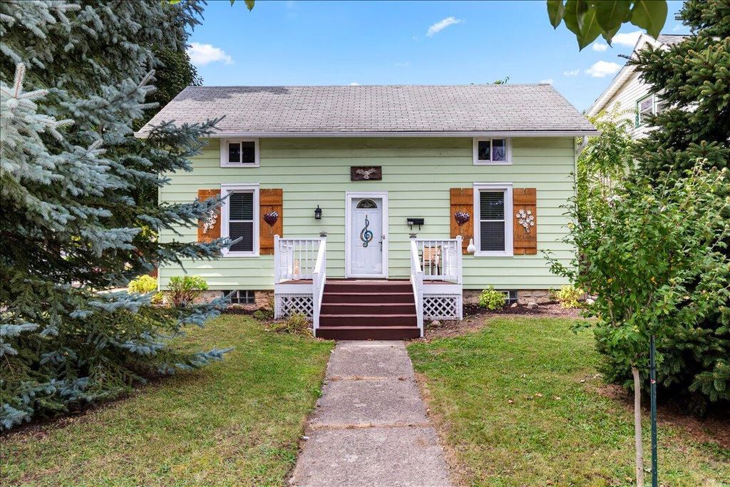 Photo of 603 N Hawley ROAD, Milwaukee, WI 53213 (MLS # 1938226)