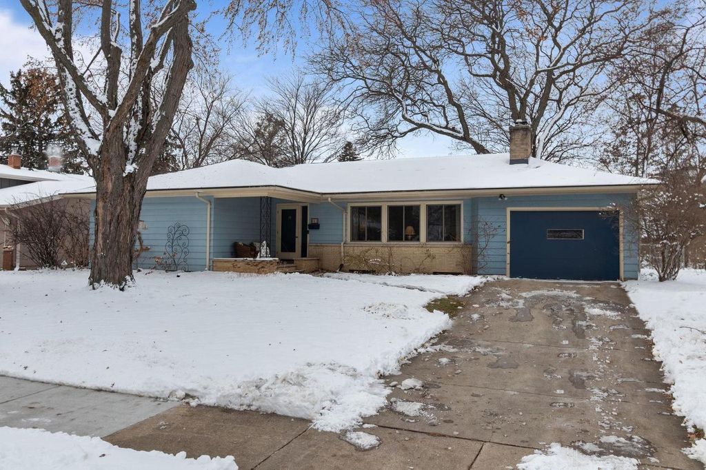 Photo of 661 Stevens STREET, Neenah, WI 54956 (MLS # 50318787)