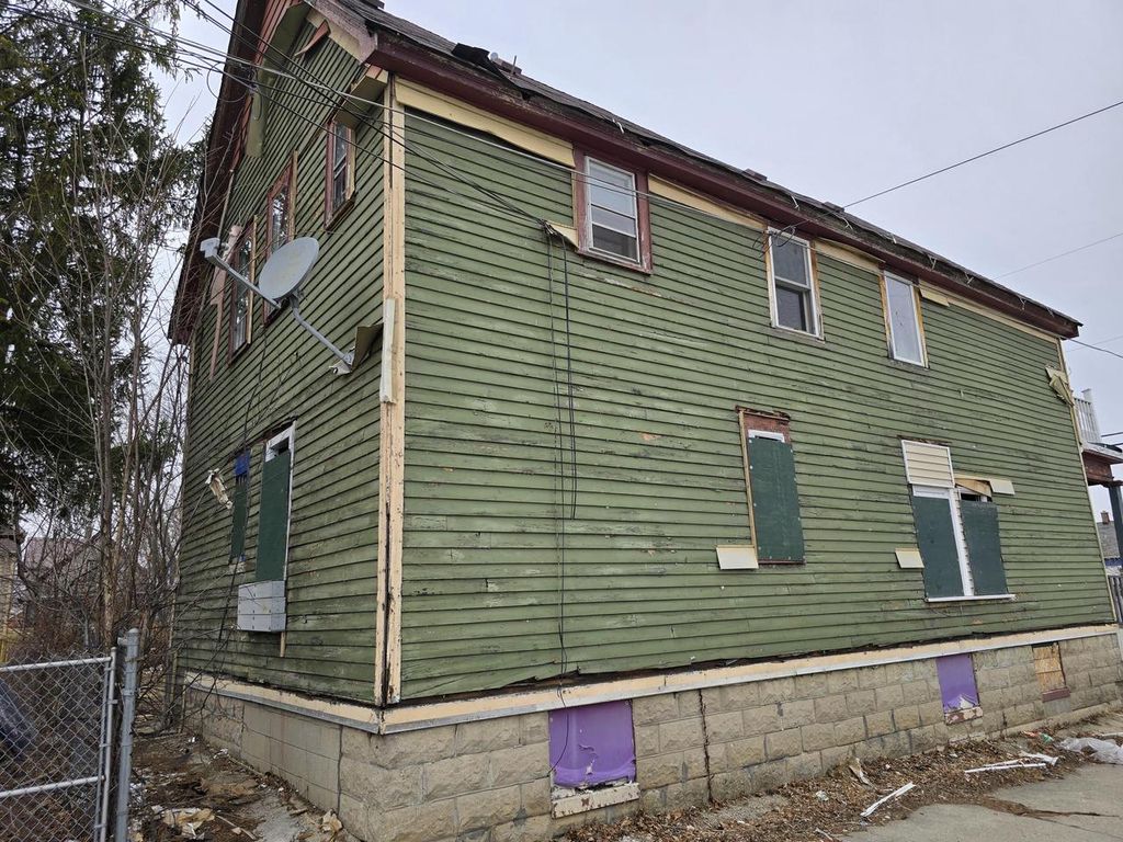 Photo of 1121 W Finn PLACE #1121A, Milwaukee, WI 53206 (MLS # 1952923)