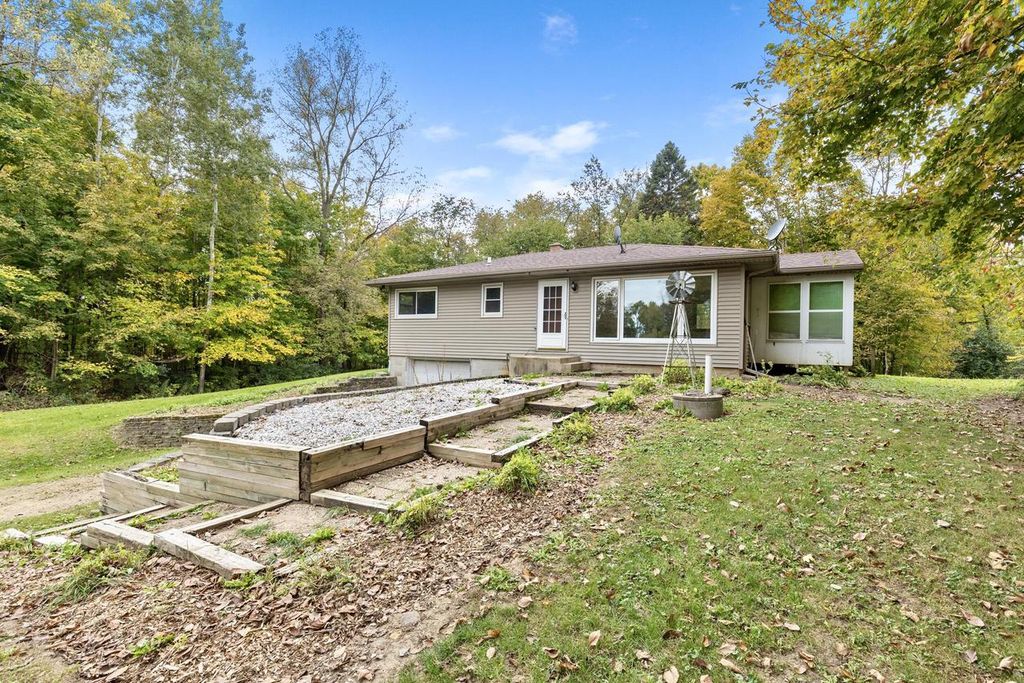 Photo of N5025 Coffee ROAD, Helenville, WI 53137 (MLS # 1939646)