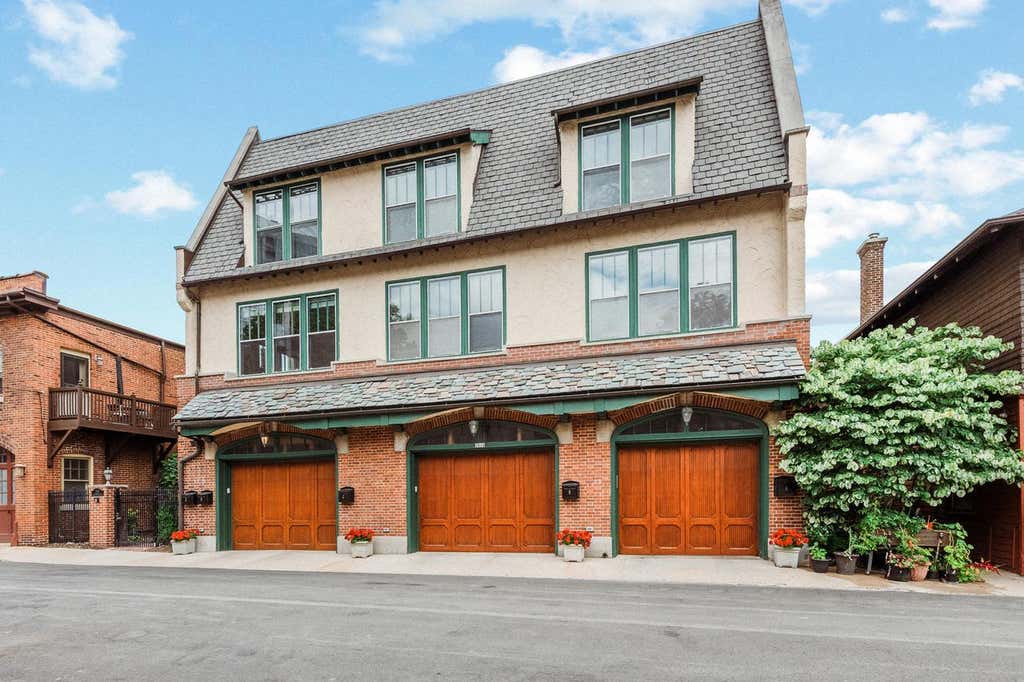 Photo of 2010 E Windsor PLACE #C, Milwaukee, WI 53202 (MLS # 1971928)