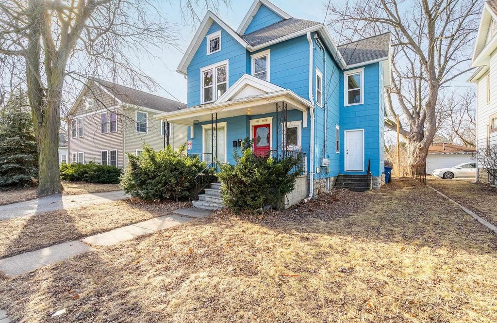 Photo of 907 Jackson STREET, Oshkosh, WI 54901 (MLS # 50320950)