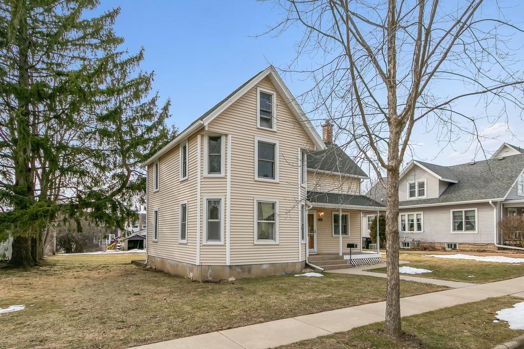 Photo of 104 S Fifth STREET, Mount Horeb, WI 53572 (MLS # 2019072)
