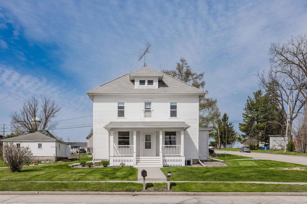 Photo of 501 Main STREET, Hollandale, WI 53544 (MLS # 2021339)