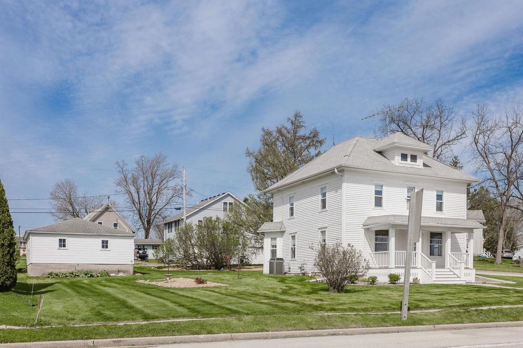 Photo of 501 Main STREET, Hollandale, WI 53544 (MLS # 2021339)