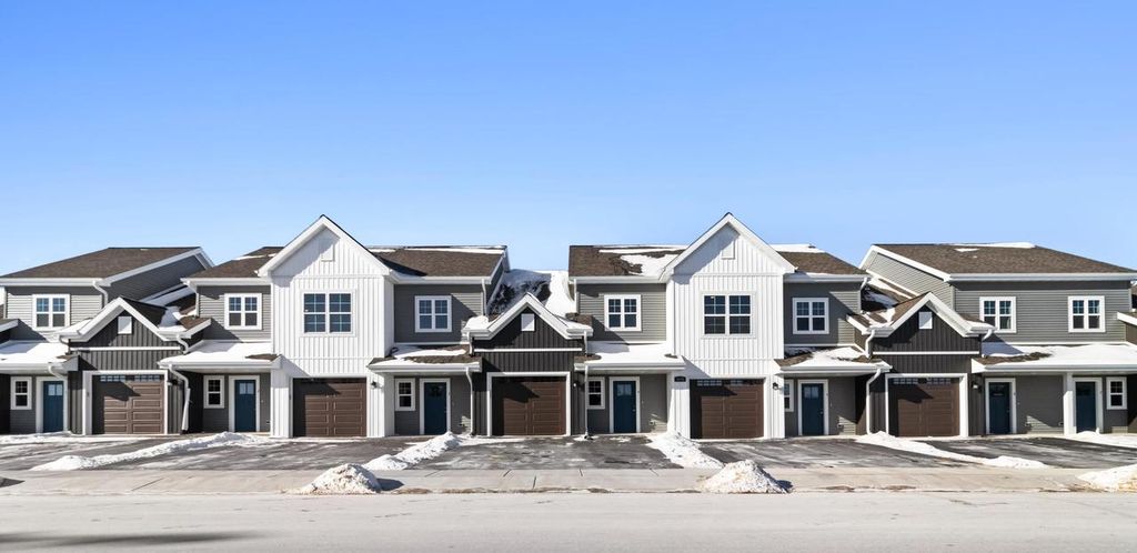 Photo of 1675 Reigle DRIVE #Unit 7, Kewaskum, WI 53040 (MLS # 1952558)