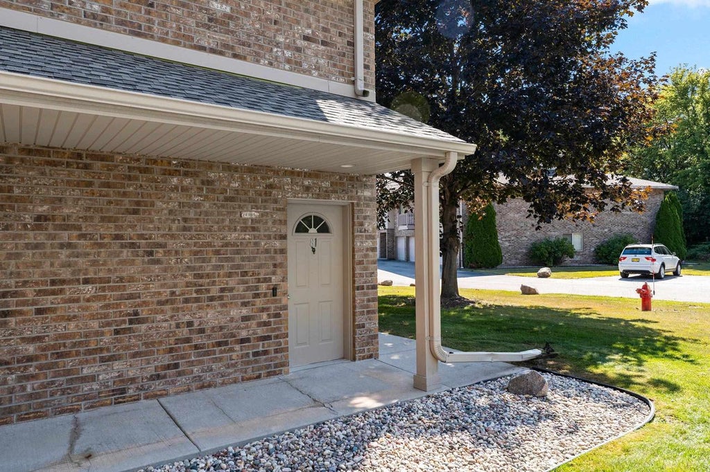 Photo of 3319 N Casaloma DRIVE #81, Appleton, WI 54913 (MLS # 50331953)