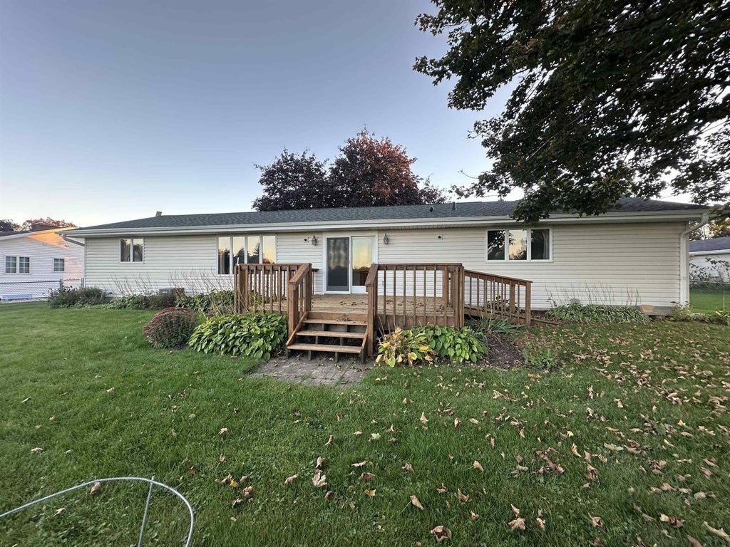 Photo of 431 Schmidt AVENUE, Seymour, WI 54165 (MLS # 50333879)