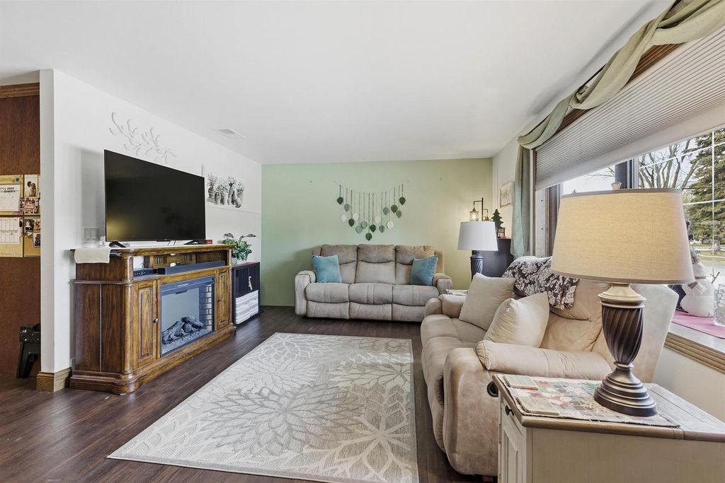 Photo of 1251 Burnette STREET, Neenah, WI 54956 (MLS # 50319968)