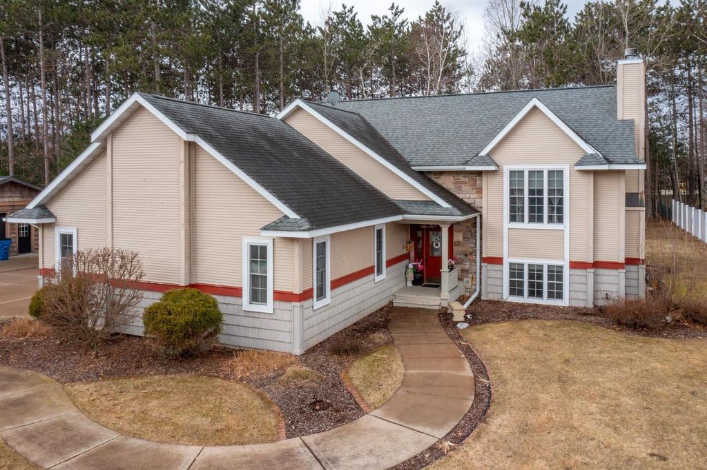 Photo of 1955 Terrebonne DRIVE, Kronenwetter, WI 54455 (MLS # 22600489)