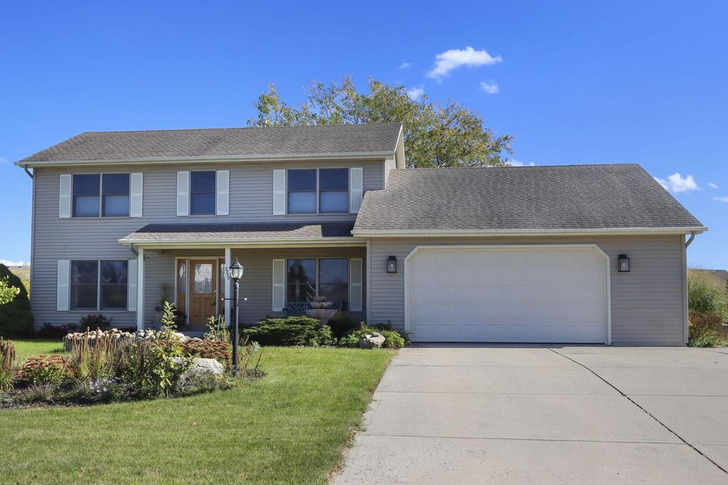 Photo of 2739 Deer Creek DRIVE, Mount Pleasant, WI 53406 (MLS # 1943320)