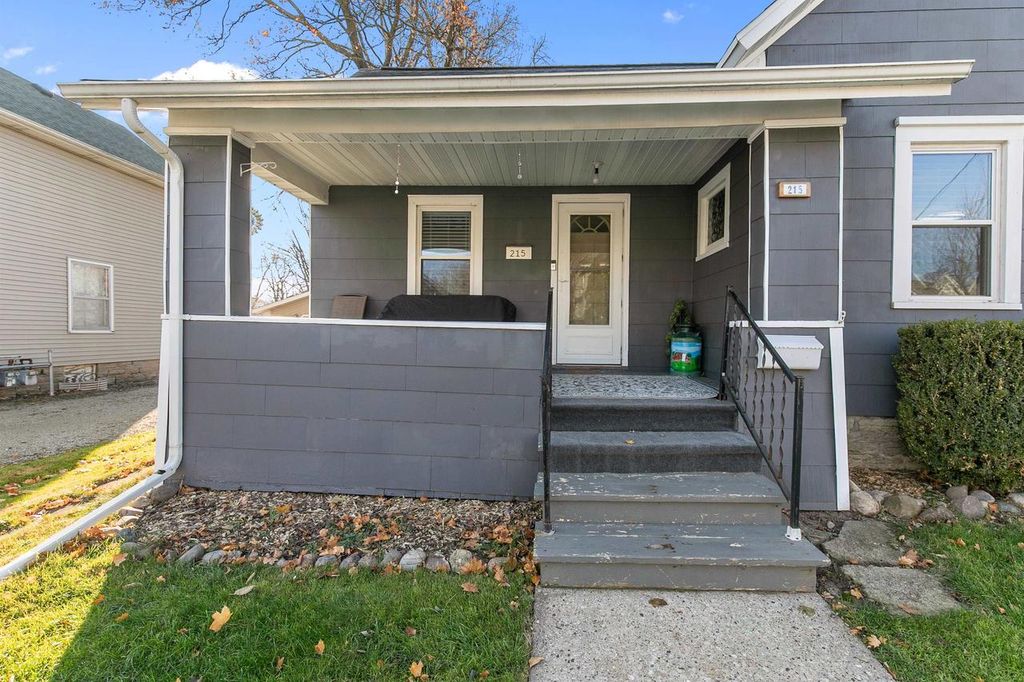 Photo of 215 E Winnebago STREET, Appleton, WI 54911 (MLS # 50318628)