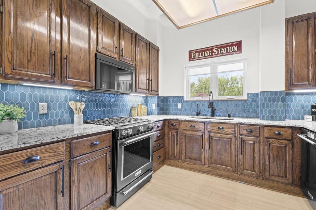 Photo of 5416 N County Road H, Janesville, WI 53548 (MLS # 2022217)
