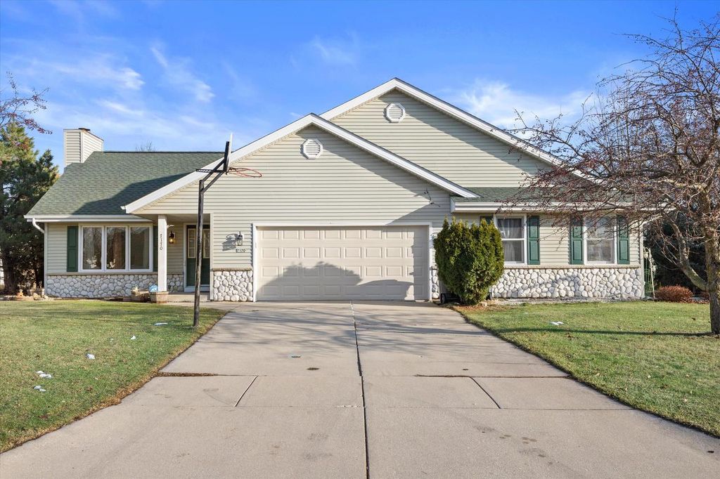 Photo of 7170 S Countryside DRIVE, Franklin, WI 53132 (MLS # 1946666)