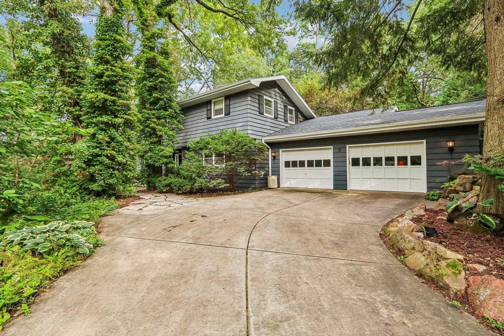 Photo of 3 Montauk PLACE, Madison, WI 53711 (MLS # 2033378)