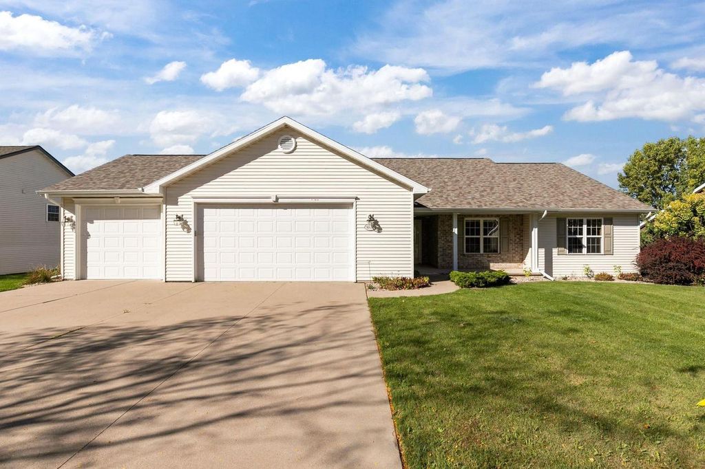 Photo of N1677 Arnies LANE, Greenville, WI 54942 (MLS # 50316393)