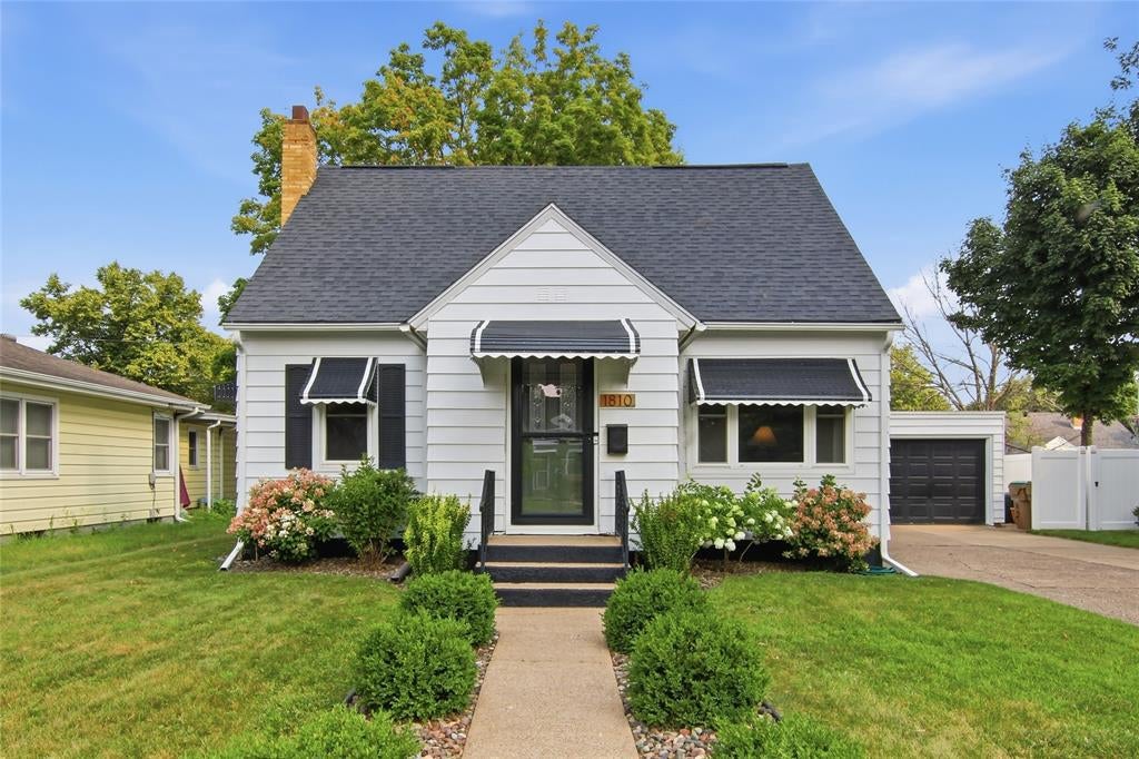 Photo of 1810 Lyndale AVENUE, Eau Claire, WI 54701 (MLS # 1604078)