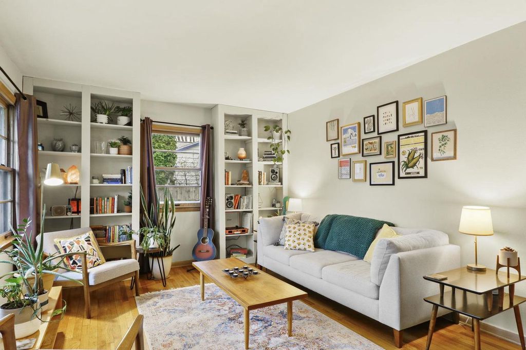 Photo of 914 Nancy LANE, Madison, WI 53704 (MLS # 2020786)