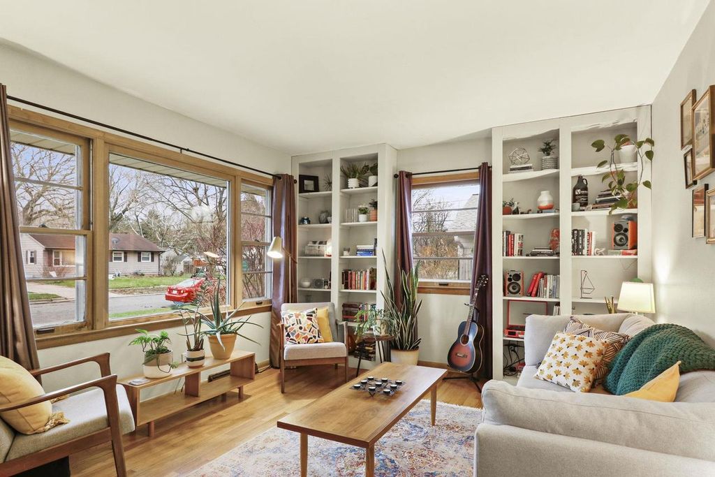 Photo of 914 Nancy LANE, Madison, WI 53704 (MLS # 2020786)