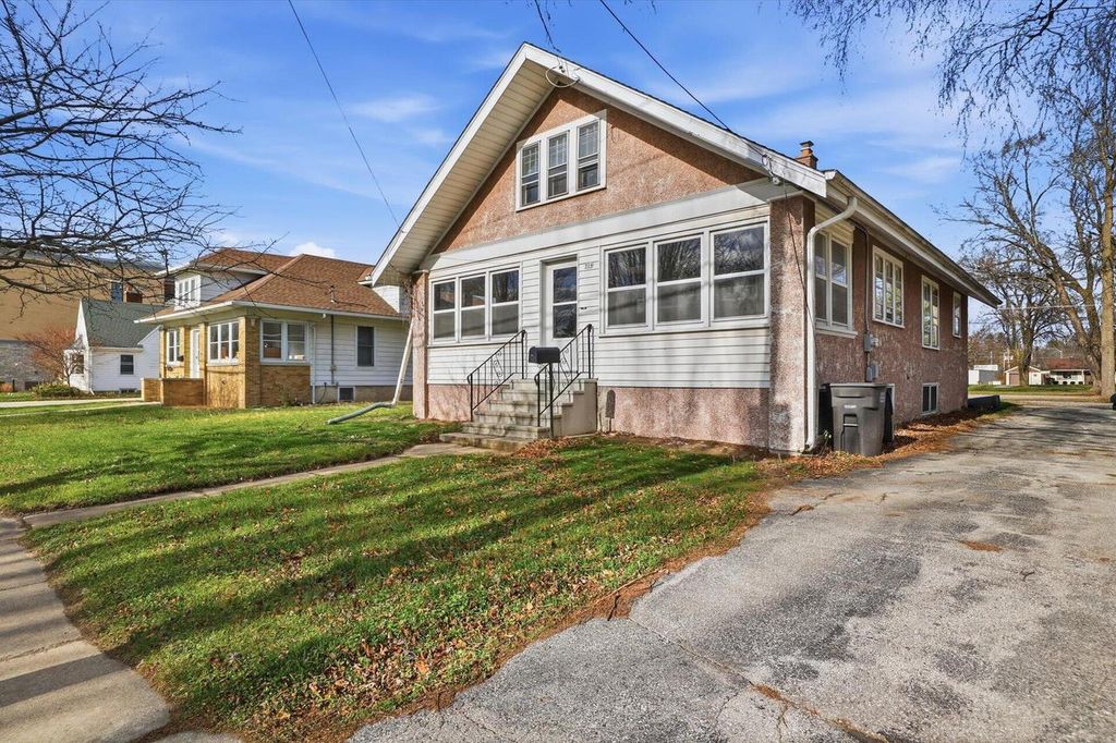 Photo of 514 E Main STREET, Waterford, WI 53185 (MLS # 1944348)