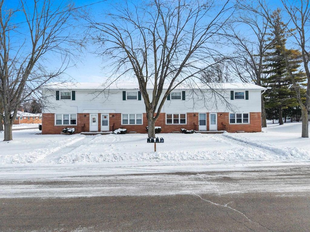 Photo of 2111 Carstensen LANE, Green Bay, WI 54304 (MLS # 50318896)