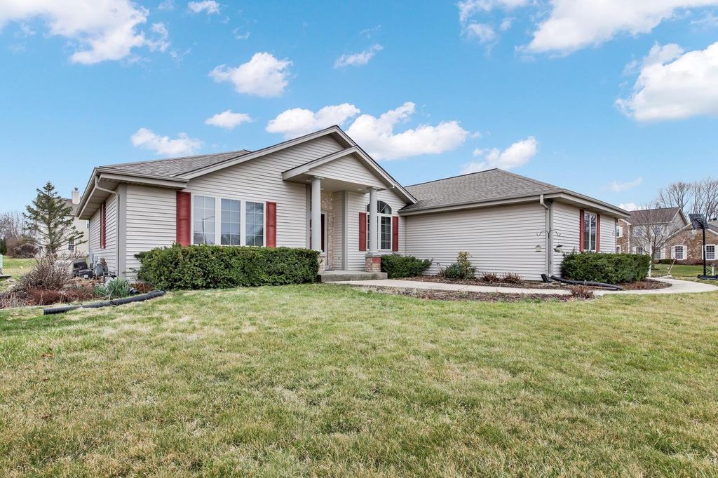 Photo of N67W13397 Roman COURT, Menomonee Falls, WI 53051 (MLS # 1956708)