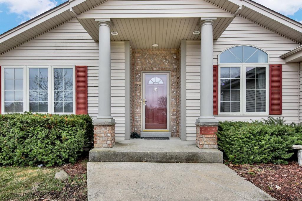 Photo of N67W13397 Roman COURT, Menomonee Falls, WI 53051 (MLS # 1956708)