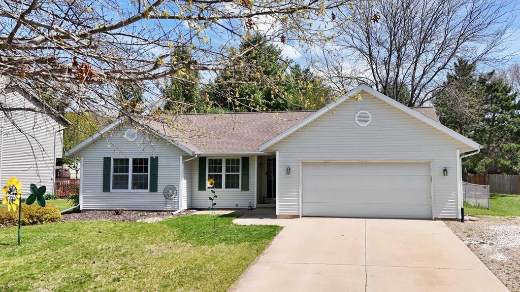 Photo of N2622 County Rd V, Lodi, WI 53555 (MLS # 2022676)