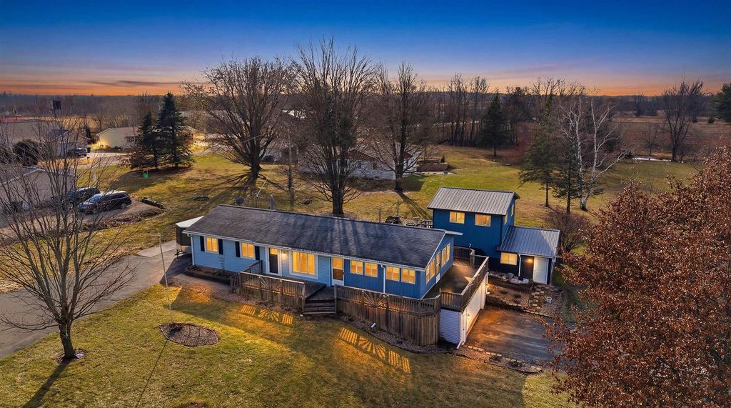 Photo of 711 Castello STREET, Fremont, WI 54940 (MLS # 50322218)