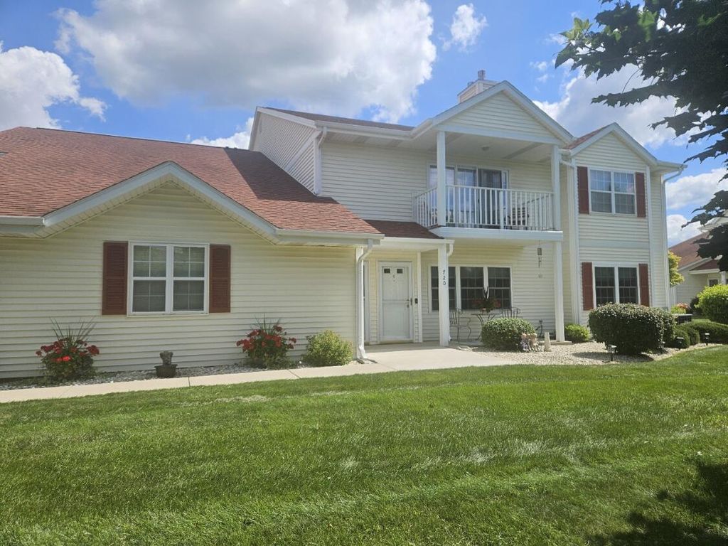 Photo of 720 Wood River COURT #4, West Bend, WI 53095 (MLS # 1949317)