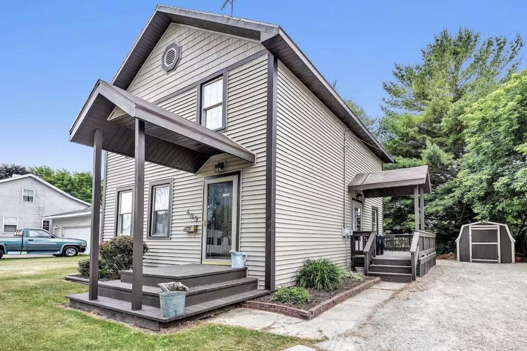 Photo of 409 Broadway AVENUE, Oconto, WI 54153 (MLS # 50316943)