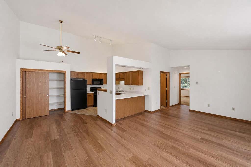 Photo of 6105 S Creekside DRIVE #7, Cudahy, WI 53110 (MLS # 1971179)