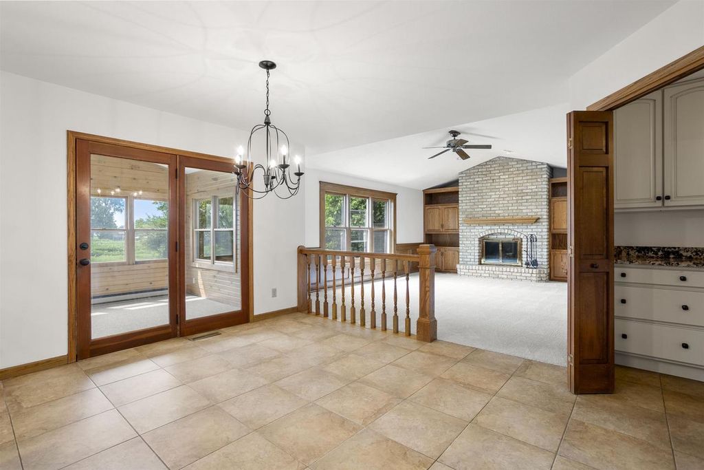 Photo of 2421 W Twin Willows DRIVE, Appleton, WI 54914 (MLS # 50319568)