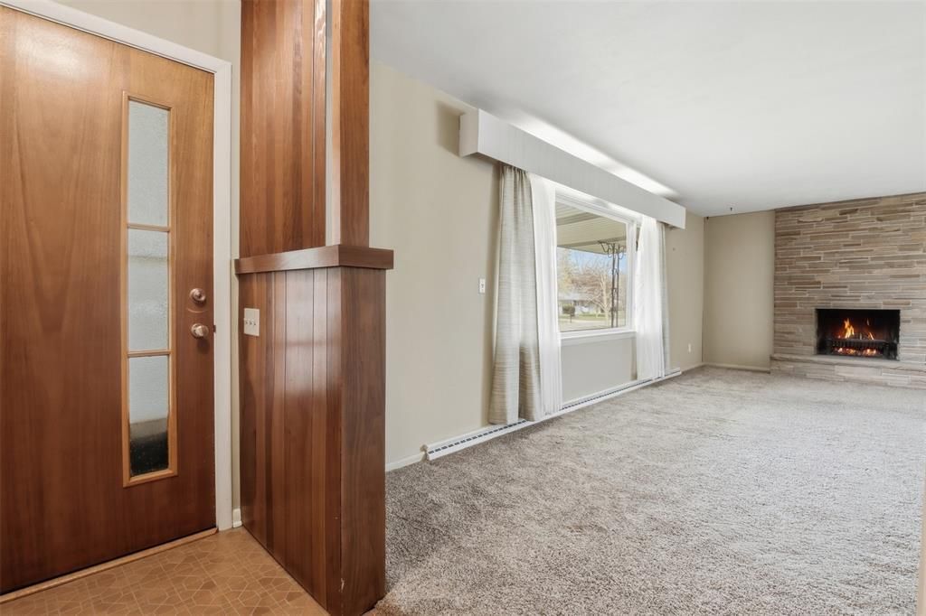 Photo of 827 Park Ridge DRIVE, Eau Claire, WI 54703 (MLS # 1600213)