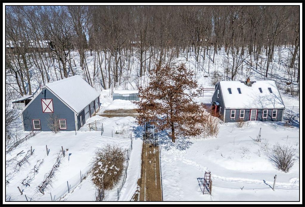 Photo of N5016 Depot ROAD, New London, WI 54961 (MLS # 50322562)