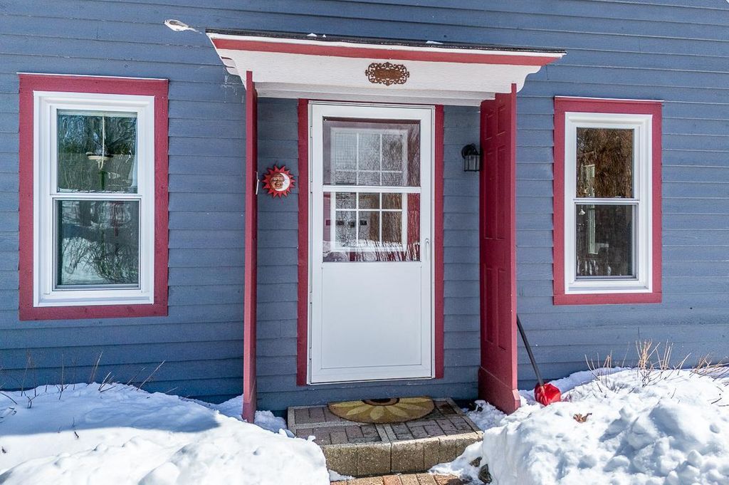 Photo of N5016 Depot ROAD, New London, WI 54961 (MLS # 50322562)